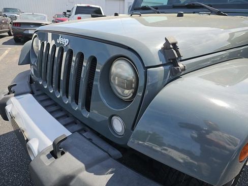 Used 2015 Jeep Wrangler Unlimited Sahara w/ Connectivity Group image 32