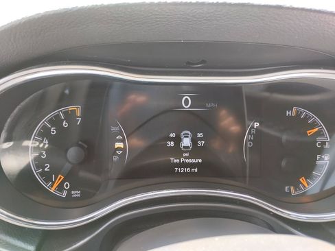 Used 2018 Jeep Grand Cherokee Altitude AWD/4WD image 14