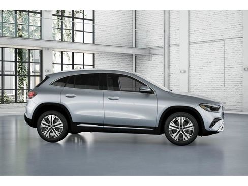 New 2026 Mercedes-Benz GLA 250 4MATIC image 15