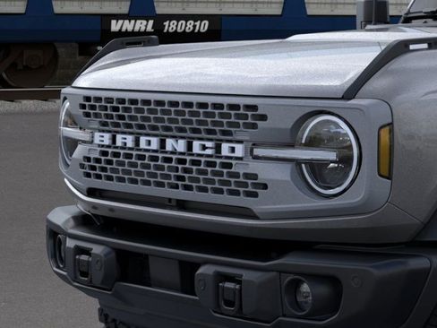 New 2025 Ford Bronco Badlands image 18