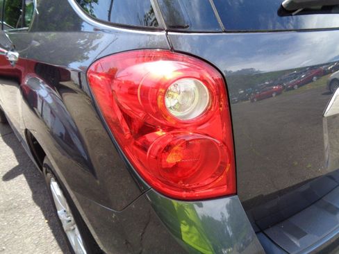 Used 2011 Chevrolet Equinox LT w/ Chrome Appearance Package image 12