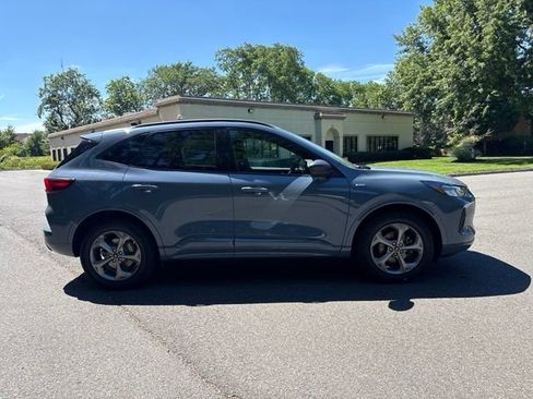 Certified 2023 Ford Escape ST-Line w/ Tech Pack #1 AWD/4WD image 4
