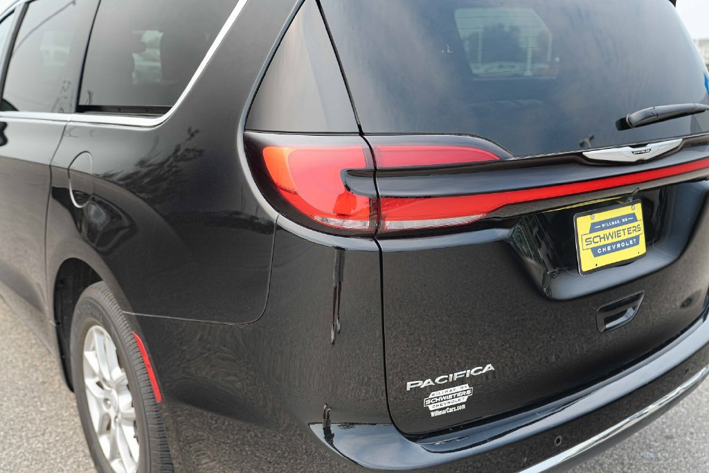 Used 2026 Chrysler Pacifica Select FWD image 10