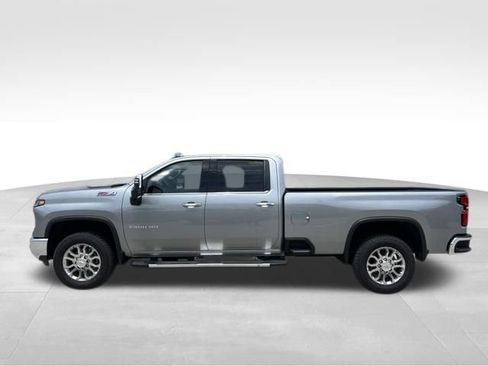 Used 2025 Chevrolet Silverado 2500 LTZ w/ LTZ Plus Package AWD/4WD image 2
