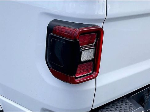 Used 2023 Jeep Gladiator Overland AWD/4WD image 33
