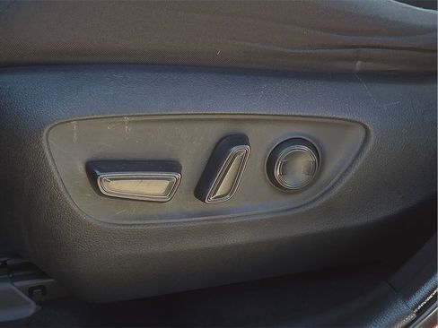 Used 2019 Toyota RAV4 XLE image 19