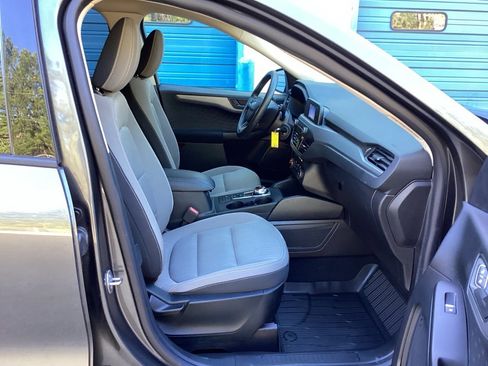 Used 2020 Ford Escape S image 34
