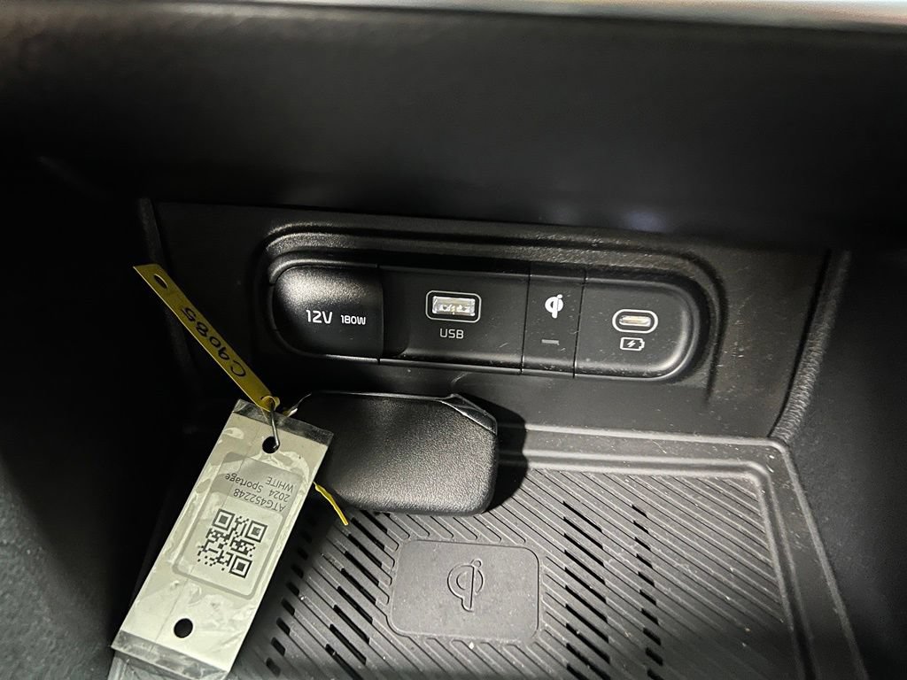 Used 2024 Kia Sportage EX FWD image 31