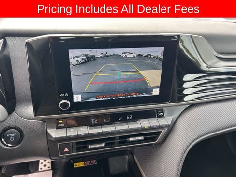 Used 2025 Toyota Camry SE FWD image 12