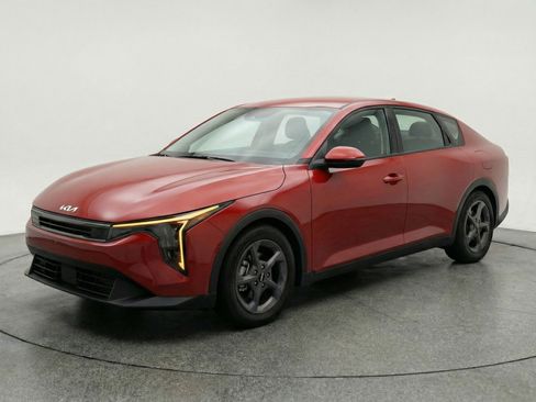 Used 2025 Kia K4 FWD image 3