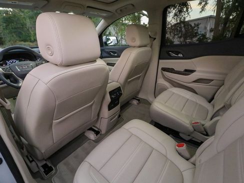 Used 2022 GMC Acadia Denali w/ Denali Ultimate Package image 27