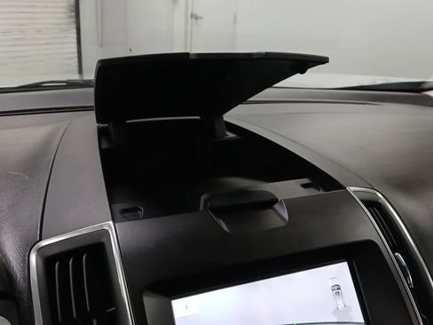 Used 2019 Ford Edge Titanium w/ Cold Weather Package image 11