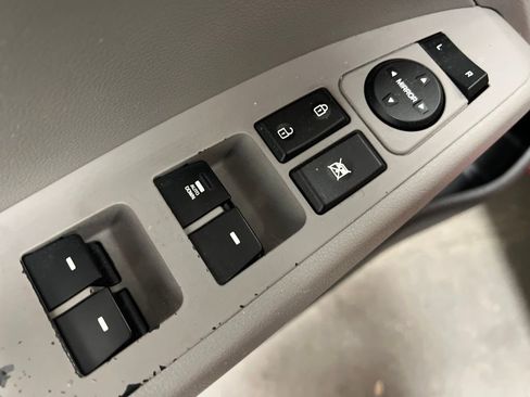 Used 2018 Hyundai Elantra SE w/ SE Connectivity Package 04 image 13