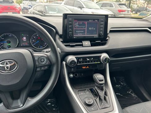 Used 2021 Toyota RAV4 XLE w/ Convenience Package AWD/4WD image 19