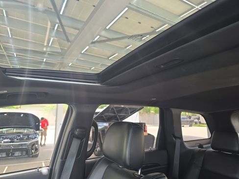 Used 2019 Jeep Grand Cherokee Altitude AWD/4WD image 17