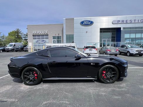 Used 2025 Ford Mustang GT Premium RWD image 10