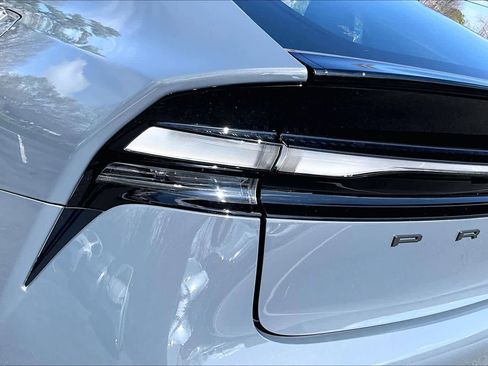 Used 2025 Toyota Prius Plug-In Hybrid image 26