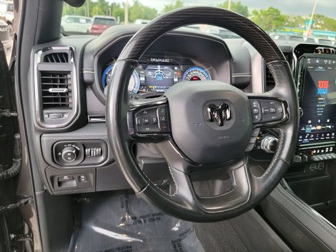 Used 2022 RAM 1500 Limited AWD/4WD image 14