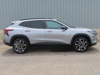 Used 2025 Chevrolet Trax RS w/ Sunroof Package FWD video 2