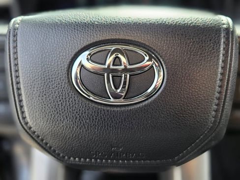 Used 2025 Toyota Tundra Limited AWD/4WD image 26
