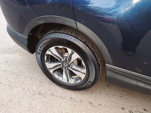 Used 2017 Honda CR-V LX image 4