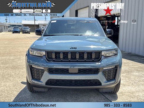 New 2026 Jeep Grand Cherokee L Limited w/ Limited Altitude Package RWD image 2
