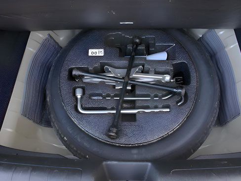 Used 2024 Honda Civic Touring image 27