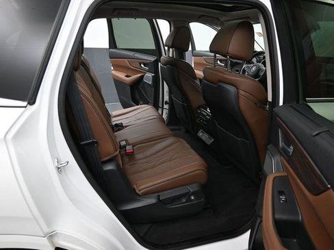 Used 2025 Acura MDX SH-AWD w/ Advance Package image 39