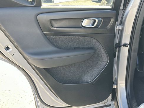 Certified 2025 Volvo XC40 B5 Core image 20