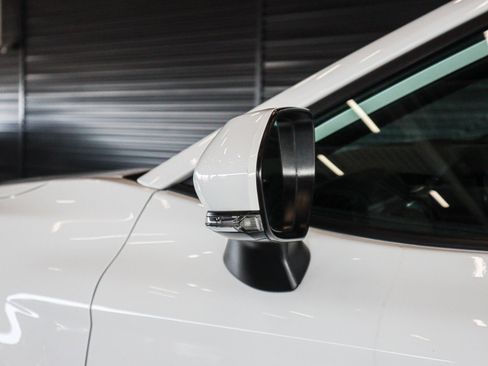 Used 2025 Toyota Camry SE image 28