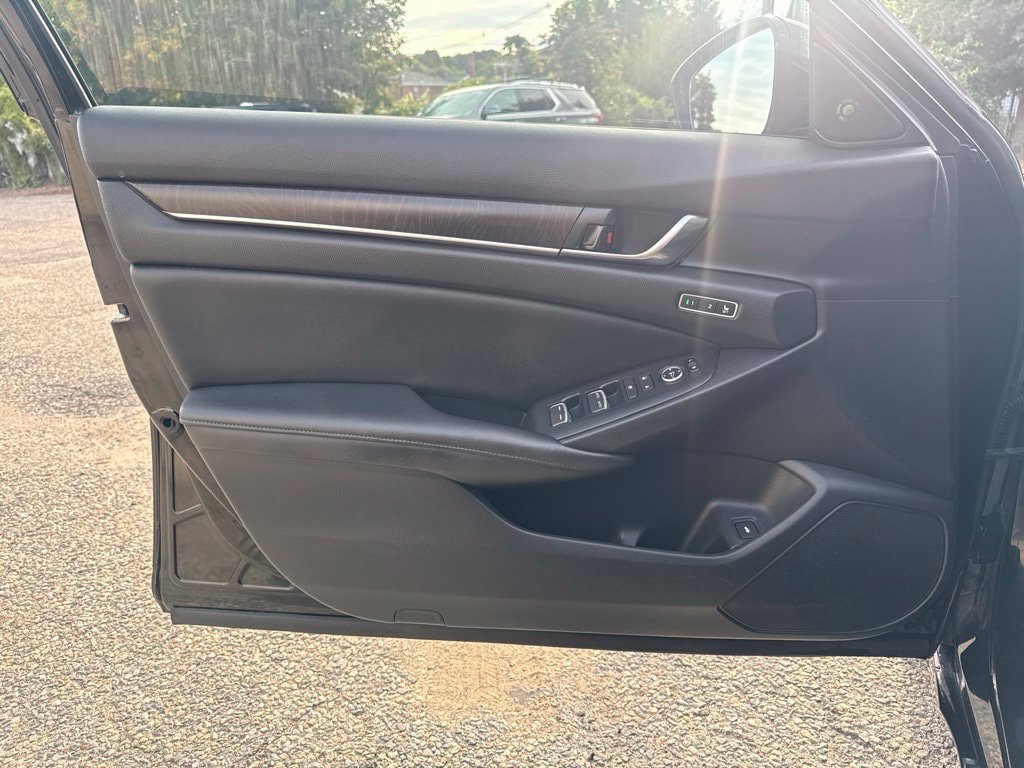 Used 2019 Honda Accord EX-L image 12