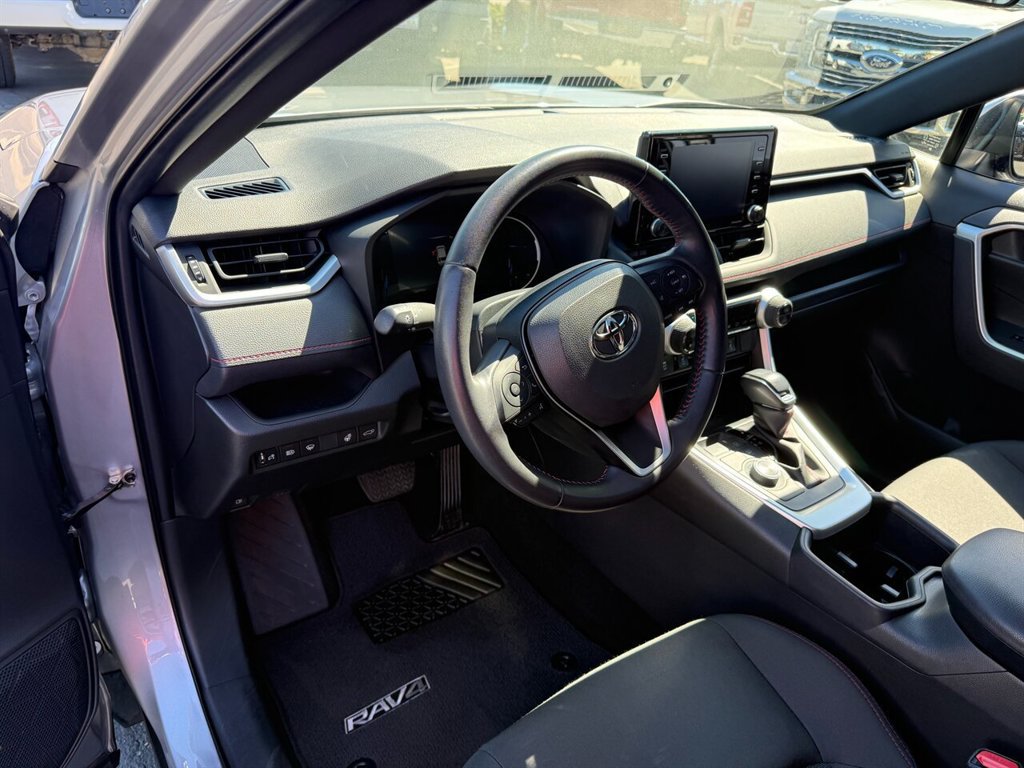 Used 2022 Toyota RAV4 SE w/ Weather & Moonroof Package AWD/4WD image 9