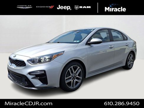 Used 2020 Kia Forte EX w/ EX Special Edition FWD image 3