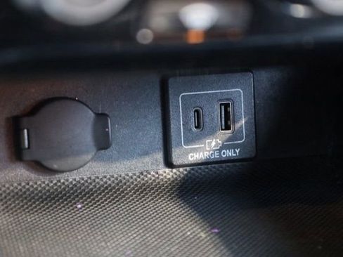 Used 2019 Nissan Pathfinder SV image 28