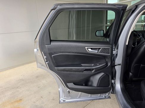 Used 2023 Ford Edge SEL AWD/4WD image 16