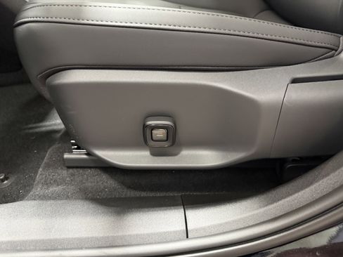 New 2026 Volvo EX30 Plus w/ Protection Package Premier image 13