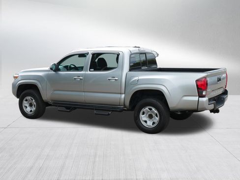 Used 2022 Toyota Tacoma SR image 5