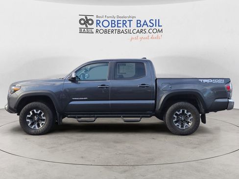 Used 2023 Toyota Tacoma TRD Off-Road image 2