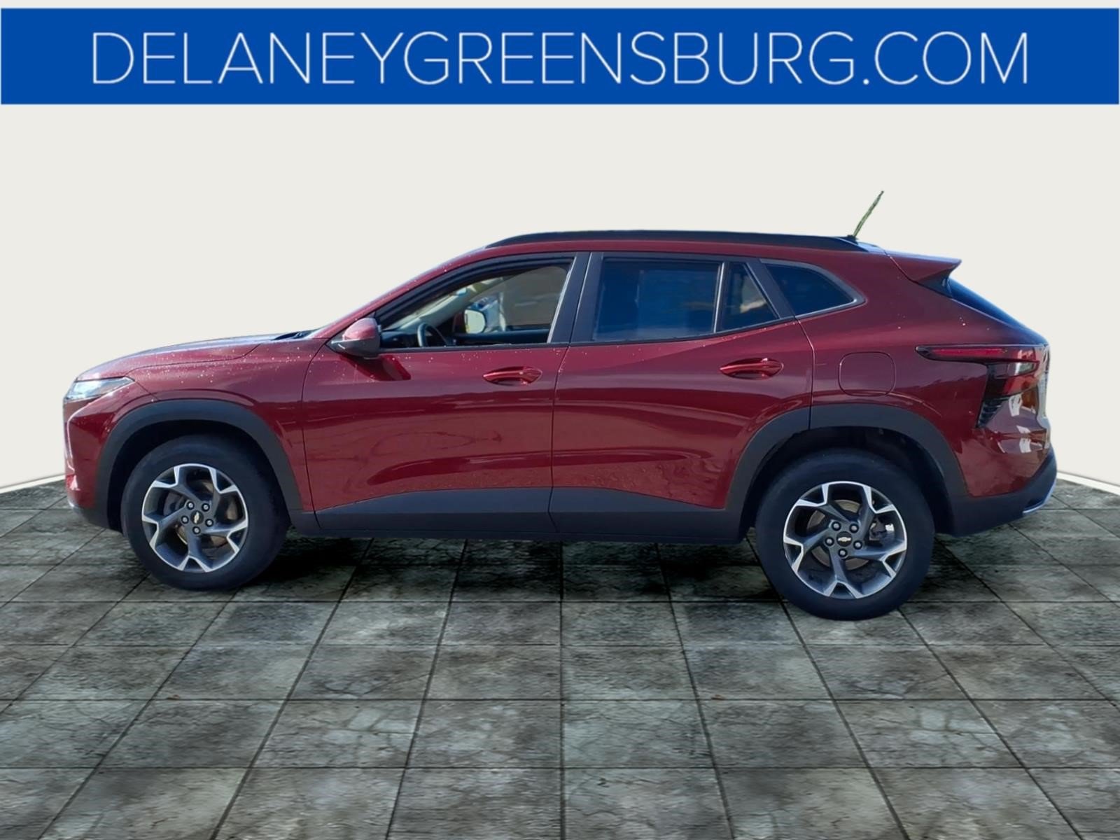 Used 2024 Chevrolet Trax LT w/ LT Convenience Package FWD image 6