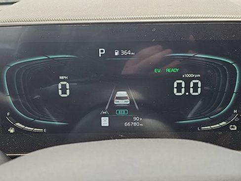 Used 2023 Kia Niro EX FWD image 12