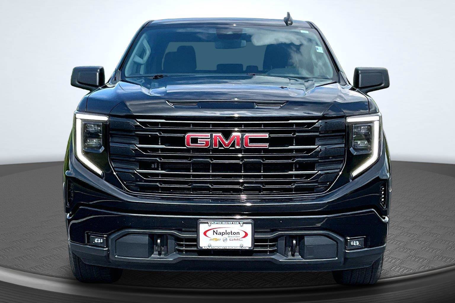 Used 2023 GMC Sierra 1500 Elevation AWD/4WD image 3