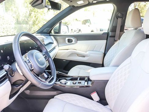 Used 2025 Kia Sorento SX Prestige AWD/4WD image 18