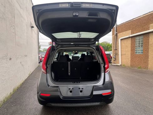 Used 2021 Kia Soul S FWD image 9