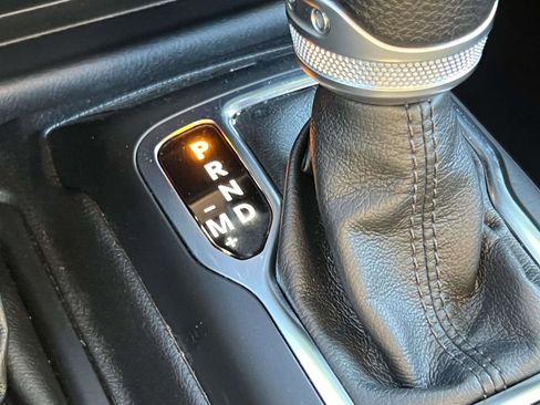 Used 2023 Jeep Wrangler Unlimited w/ Sun & Screen Package image 13