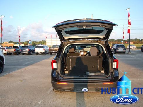 Used 2025 Ford Explorer Active RWD image 22
