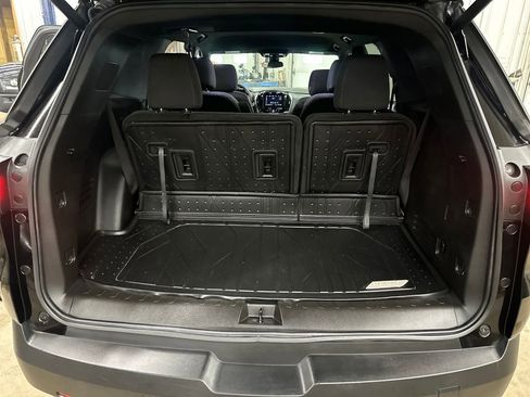 Used 2023 Chevrolet Traverse LT w/ Midnight/Sport Edition image 25