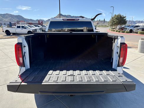 Used 2023 GMC Sierra 1500 SLT w/ SLT Convenience Package image 24
