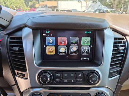 Used 2019 Chevrolet Suburban LT image 21