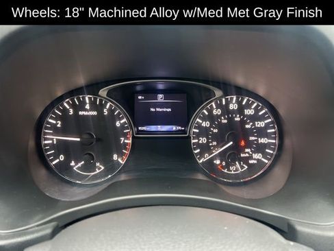 Used 2018 Nissan Pathfinder SV image 12