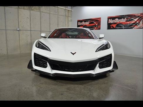 Used 2024 Chevrolet Corvette Z06 w/ Stealth Interior Trim Package RWD image 3